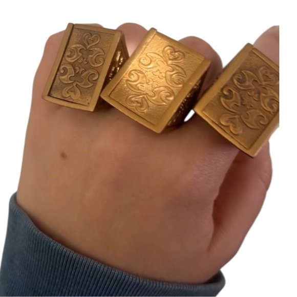 18k Gold Plated Brass Poison Hidden Compartment Ring - Picture 4 of 10